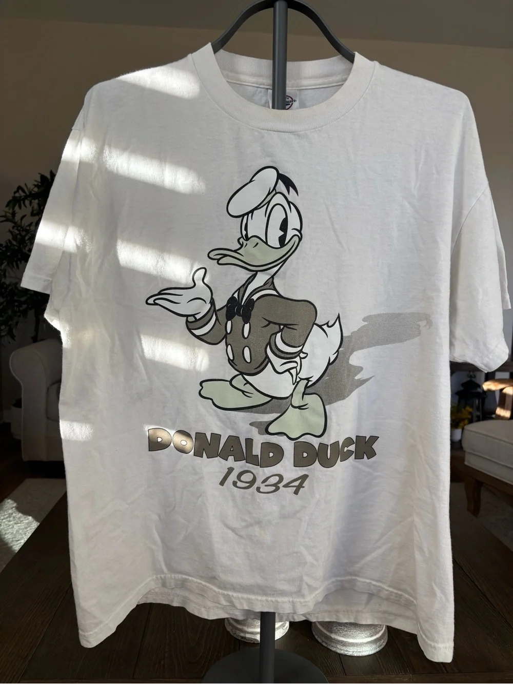 Vintage 1934 Donald Duck T-Shirt – Florida Color Back Graphic.